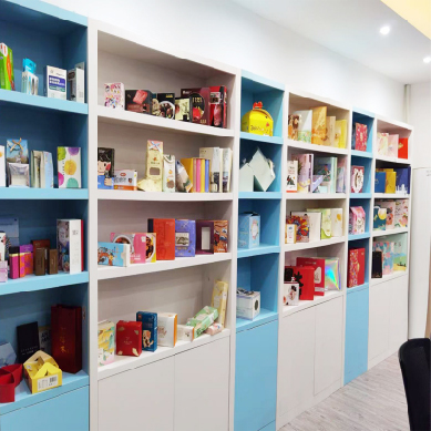 نقدم الآن حلول طباعة علب الورق حسب الطلب